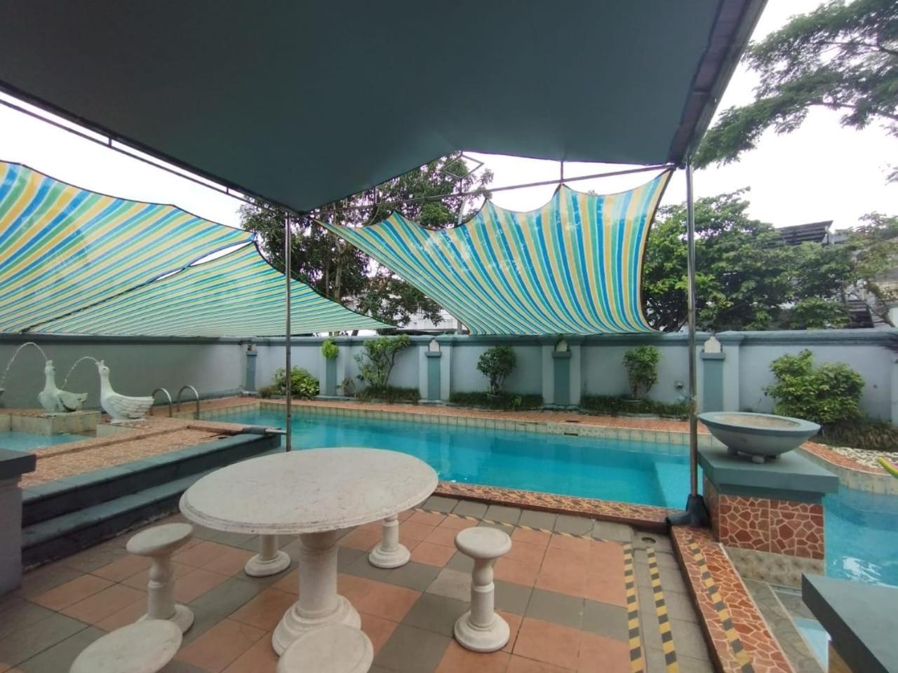 Vila Princess,Sentul 4Bedroom Dan Tenda Camping,Private Pool, Tenis Meja, Mini Billiard, Karaoke, Ayunan,Bbq, 08Satu3 80Satu6 4Satu5Satu Богор Екстер'єр фото
