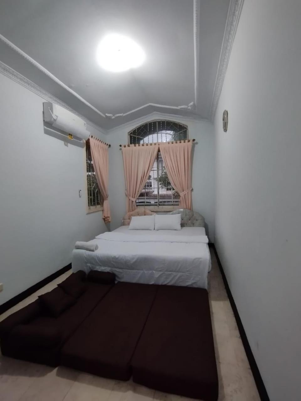 Vila Princess,Sentul 4Bedroom Dan Tenda Camping,Private Pool, Tenis Meja, Mini Billiard, Karaoke, Ayunan,Bbq, 08Satu3 80Satu6 4Satu5Satu Богор Екстер'єр фото