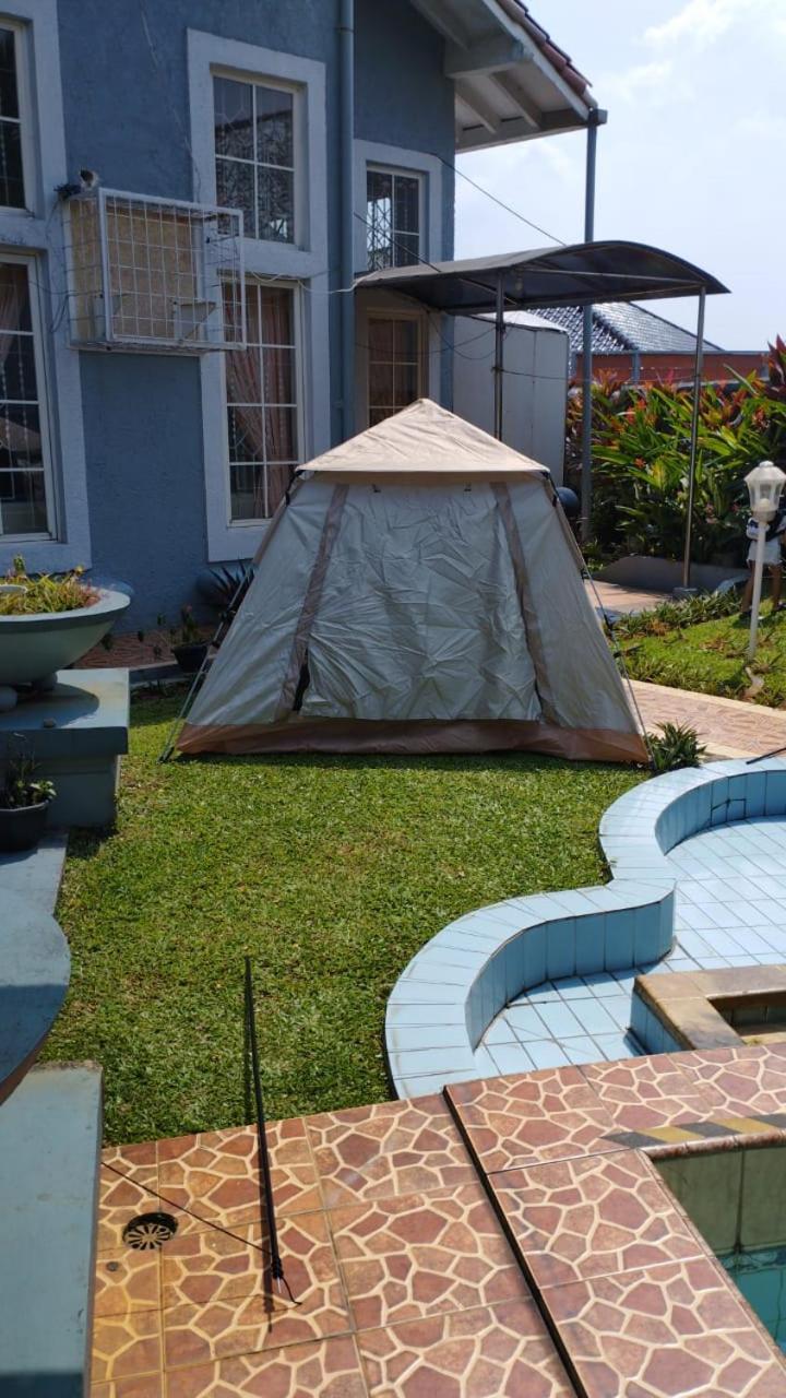 Vila Princess,Sentul 4Bedroom Dan Tenda Camping,Private Pool, Tenis Meja, Mini Billiard, Karaoke, Ayunan,Bbq, 08Satu3 80Satu6 4Satu5Satu Богор Екстер'єр фото