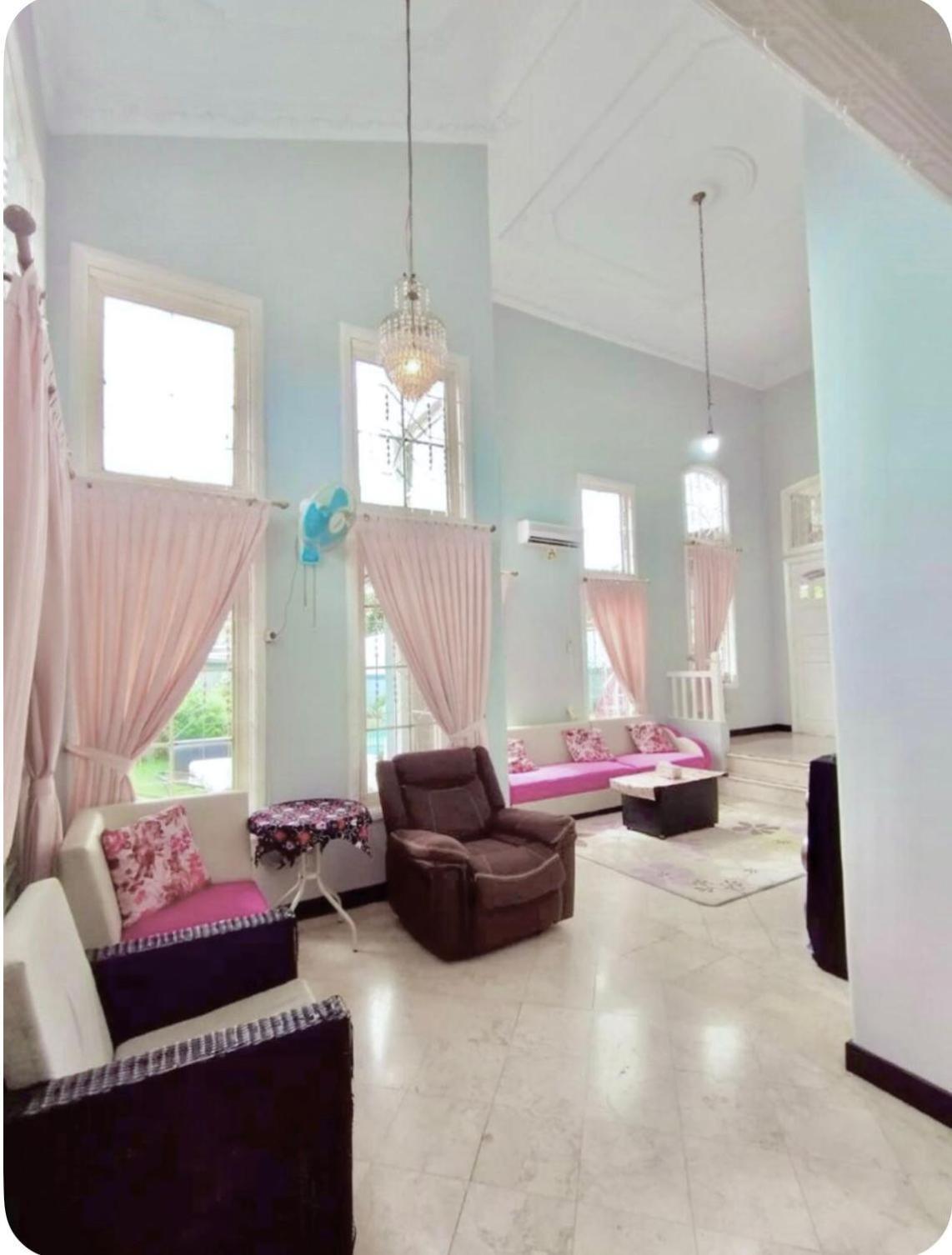 Vila Princess,Sentul 4Bedroom Dan Tenda Camping,Private Pool, Tenis Meja, Mini Billiard, Karaoke, Ayunan,Bbq, 08Satu3 80Satu6 4Satu5Satu Богор Екстер'єр фото