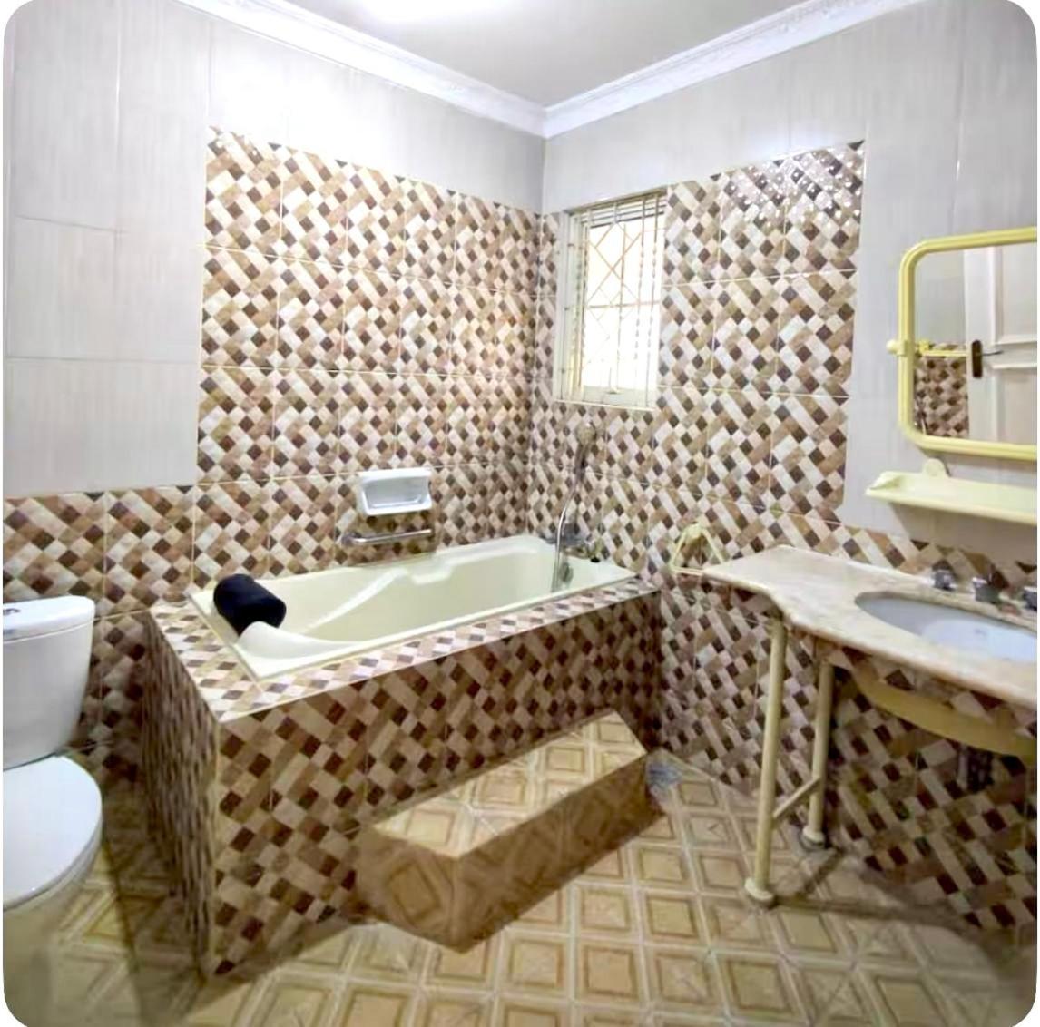 Vila Princess,Sentul 4Bedroom Dan Tenda Camping,Private Pool, Tenis Meja, Mini Billiard, Karaoke, Ayunan,Bbq, 08Satu3 80Satu6 4Satu5Satu Богор Екстер'єр фото